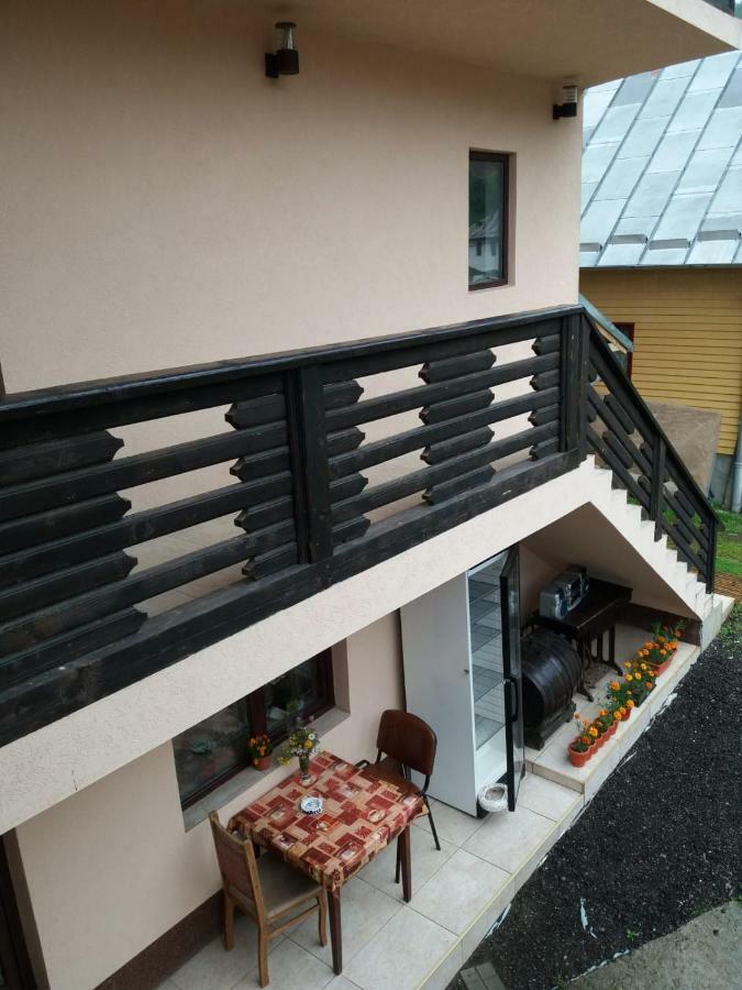 Hotel Lip Si Ely Dîmbovicioara Exterior foto